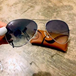 Ray Ban aviators excellent condition
